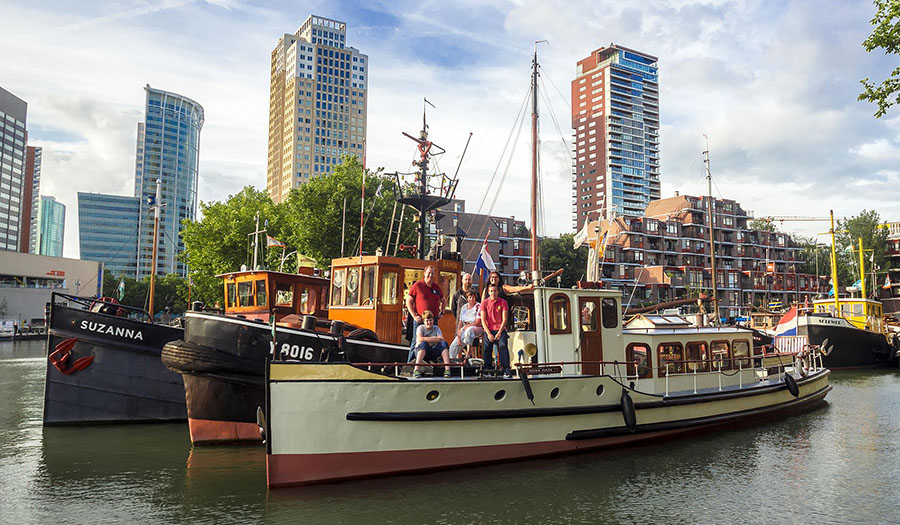 De Oude Maze in haar thuishaven Bierhaven Rotterdam